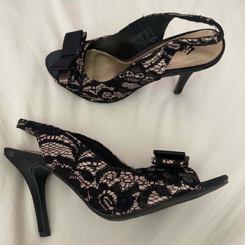 BLACK LACE HEEL